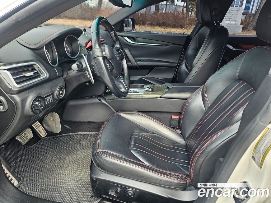 Maserati Ghibli 2015