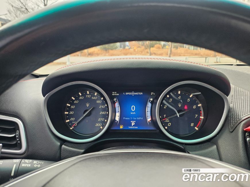 Maserati Ghibli 2015