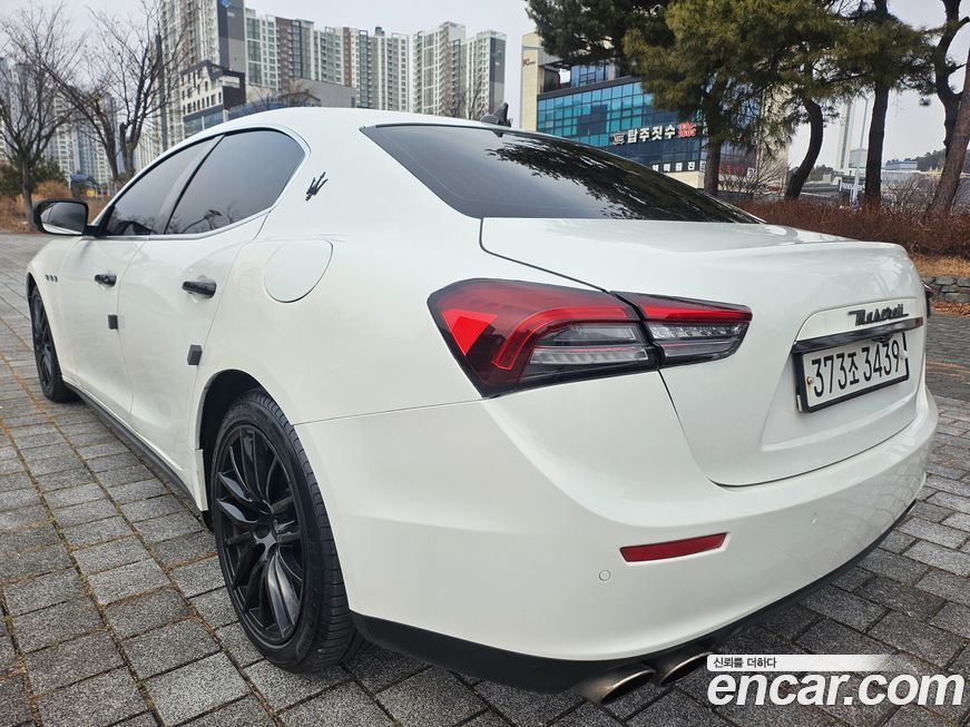 Maserati Ghibli 2015