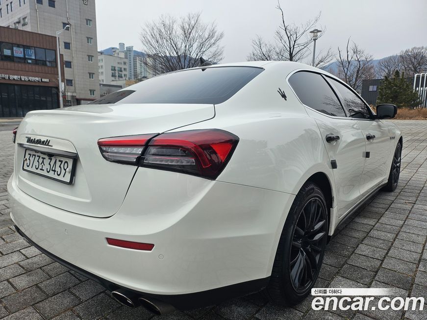 Maserati Ghibli 2015
