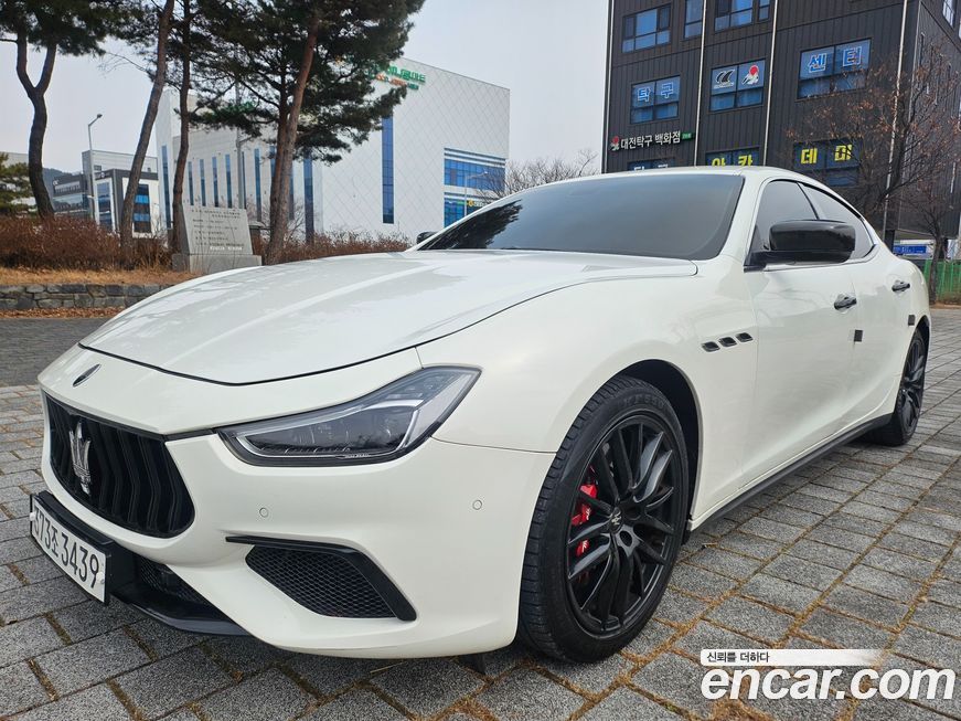 Maserati Ghibli 2015