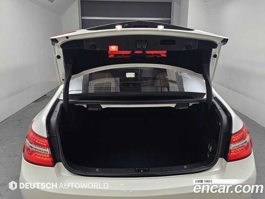 Mercedes-Benz E-Class 2012