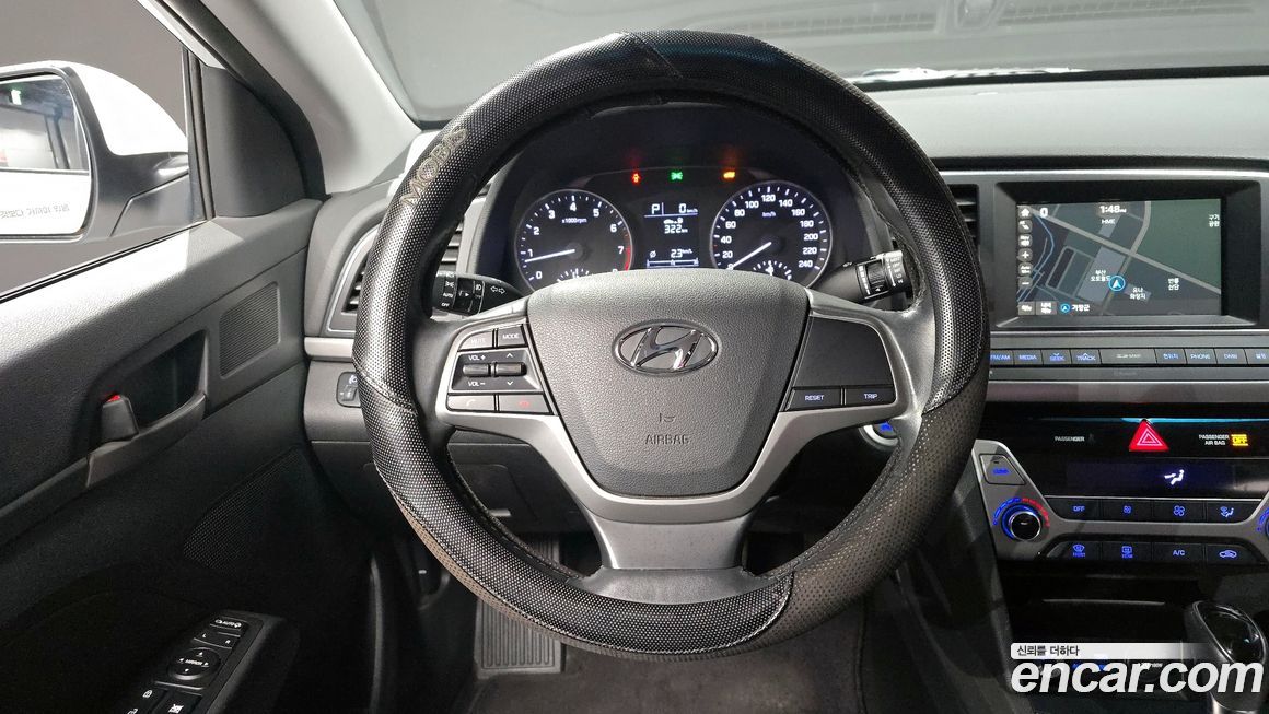 Hyundai AVANTE 2016