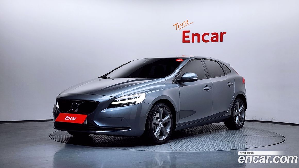 Volvo V40 2018