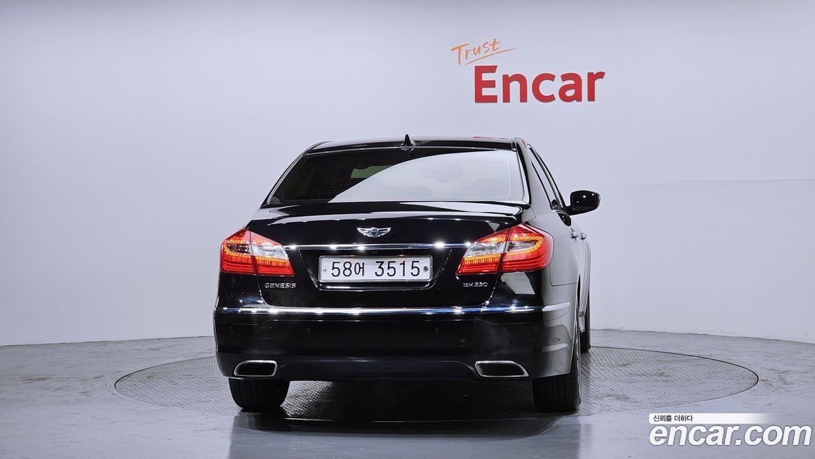 Hyundai Genesis 2013