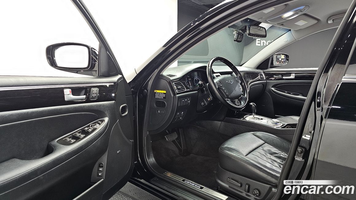 Hyundai Genesis 2013