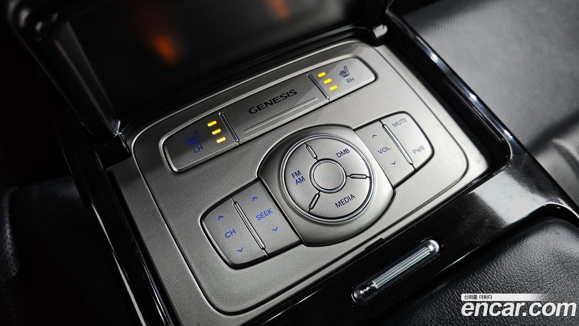 Hyundai Genesis 2013