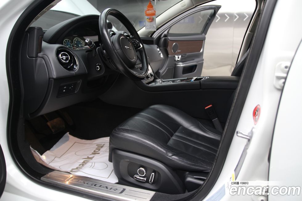 Jaguar XJ 2016