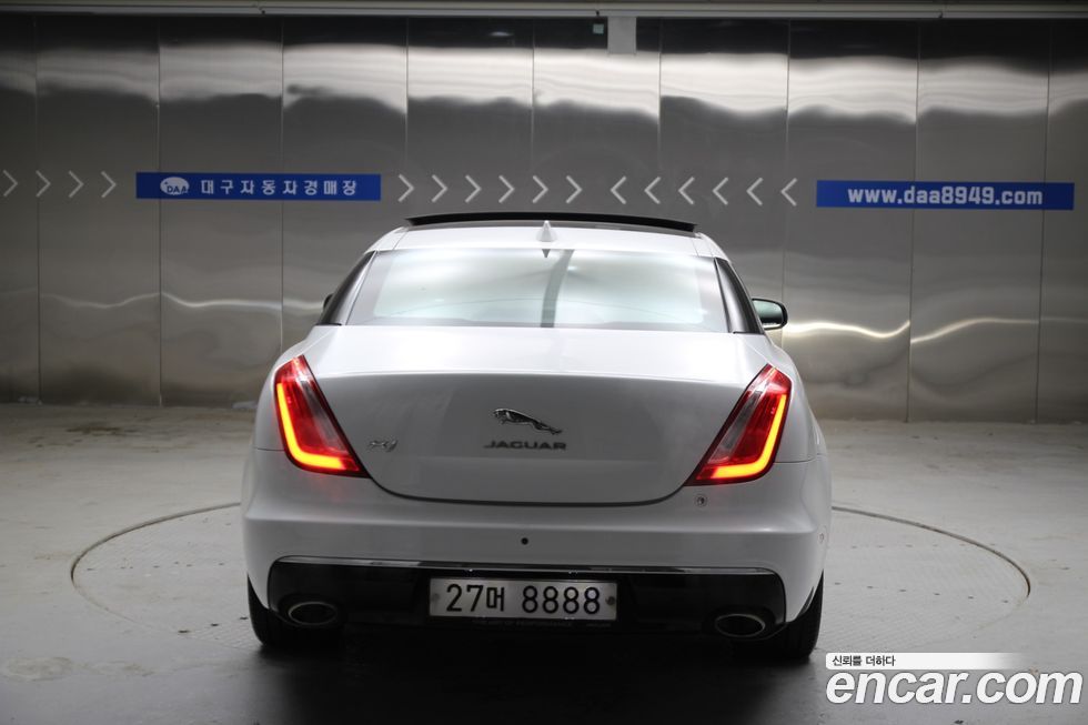 Jaguar XJ 2016
