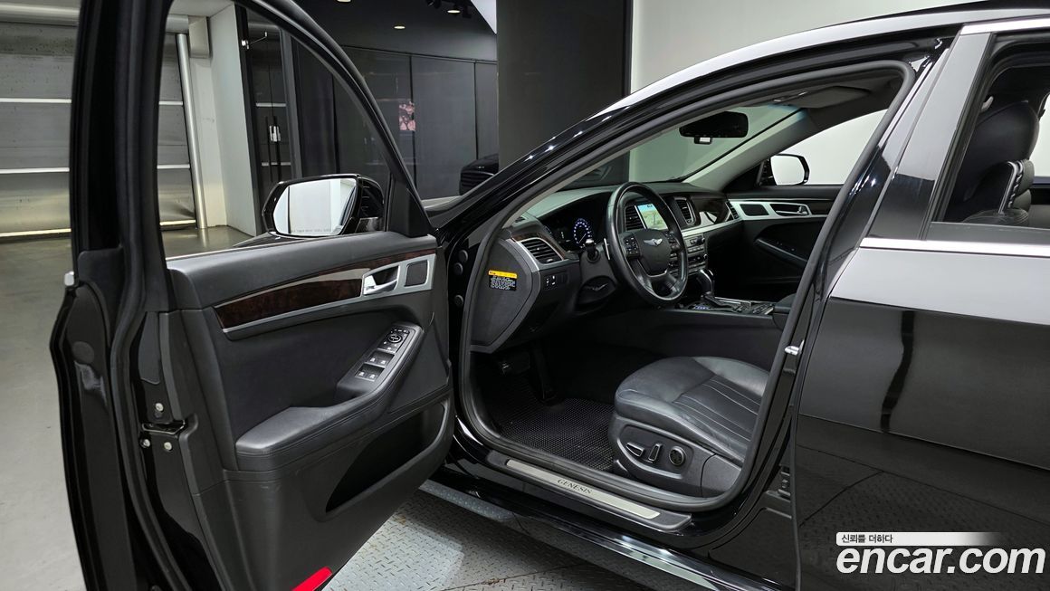 Hyundai Genesis 2015