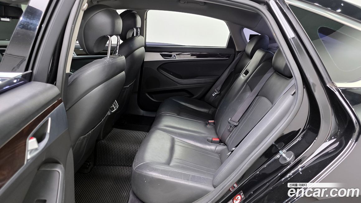 Hyundai Genesis 2015