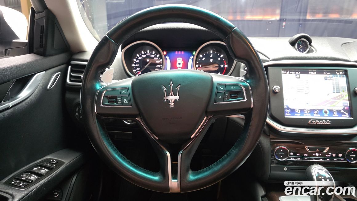 Maserati Ghibli 2015