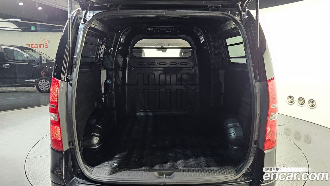 Hyundai Starex 2021