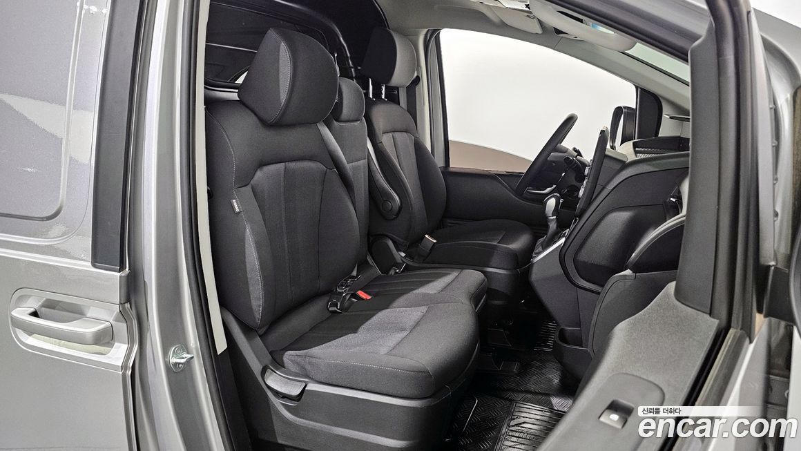 Hyundai Staria 2023