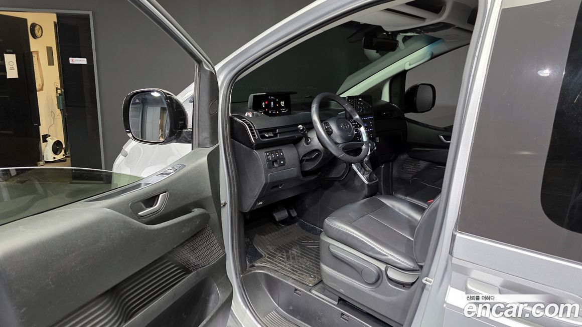Hyundai Staria 2023