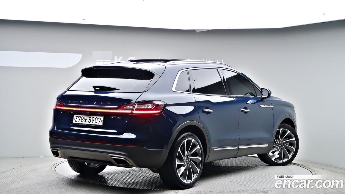 Lincoln Nautilus 2020