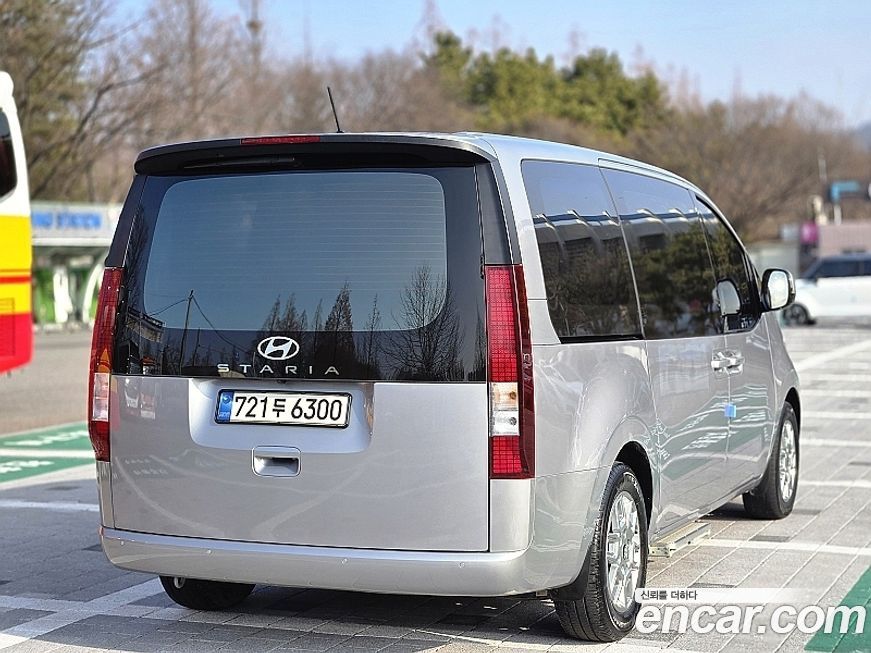 Hyundai Staria 2025