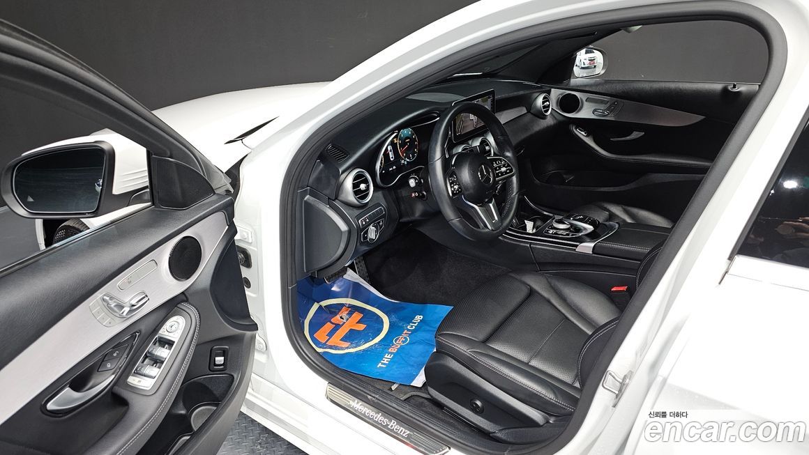 Mercedes-Benz C-Class 2021