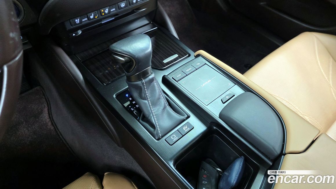 Lexus ES 2019
