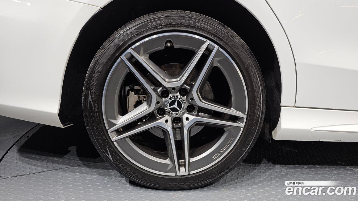 Mercedes-Benz C-Class 2021