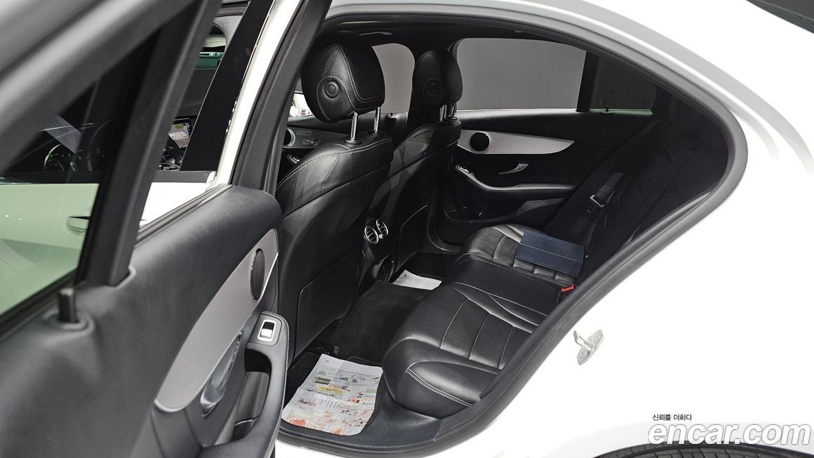 Mercedes-Benz C-Class 2021