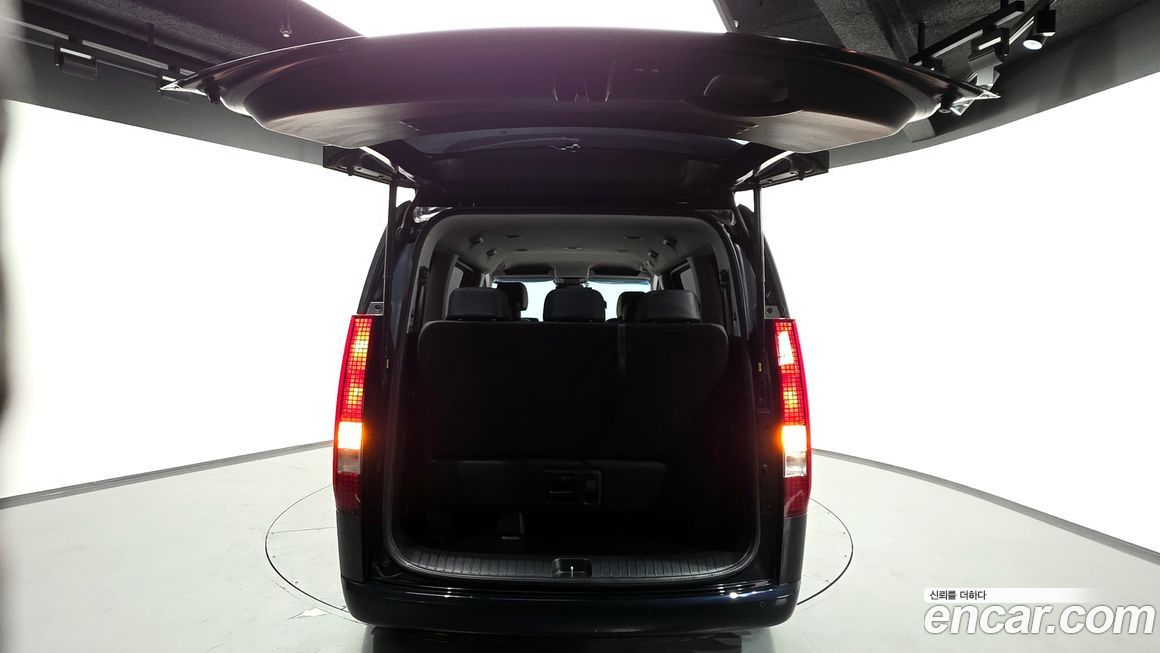 Hyundai Staria 2025