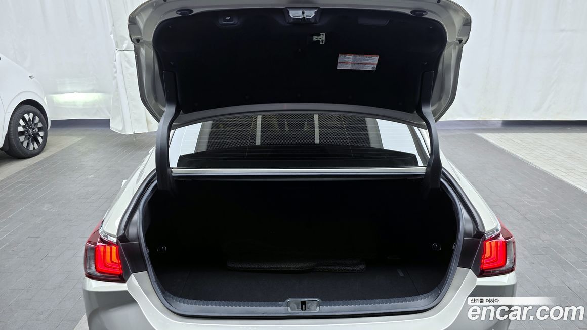 Lexus ES 2019