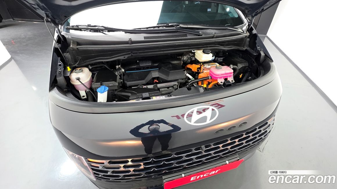Hyundai Staria 2025