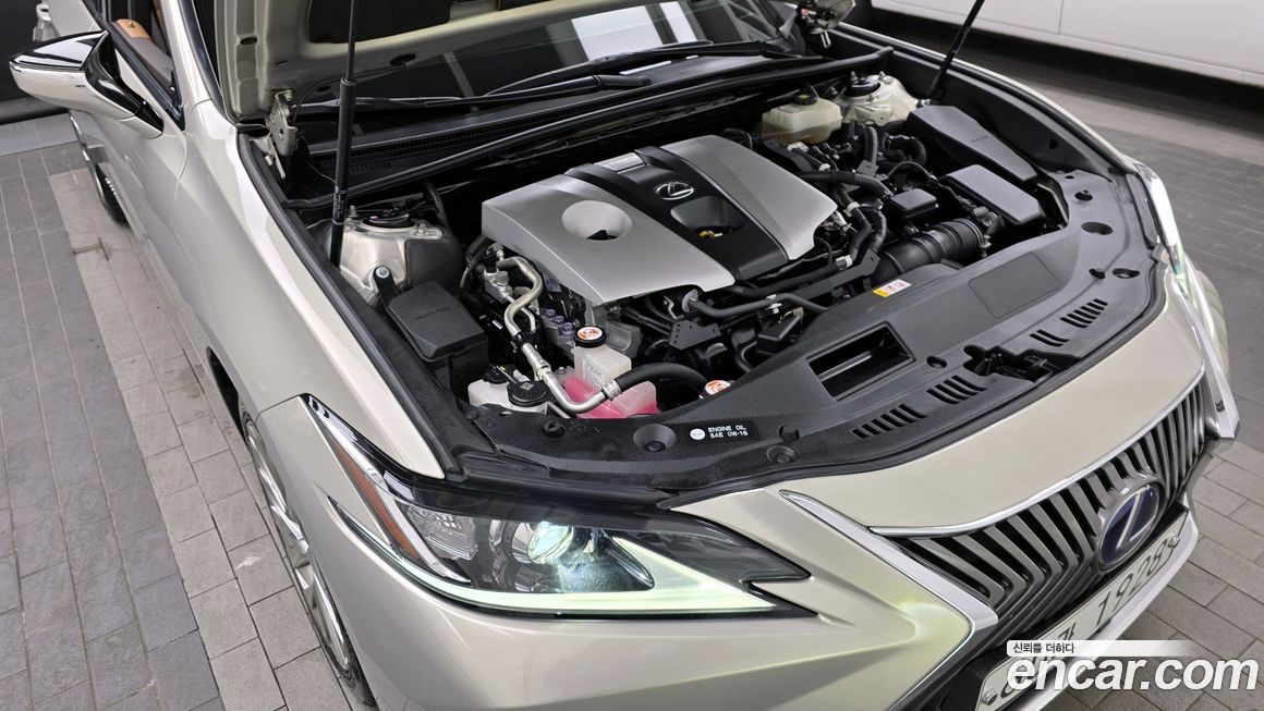 Lexus ES 2019