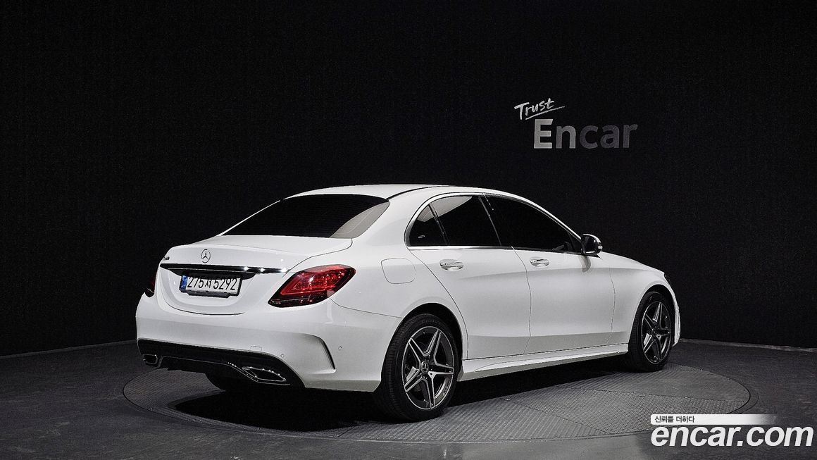 Mercedes-Benz C-Class 2021
