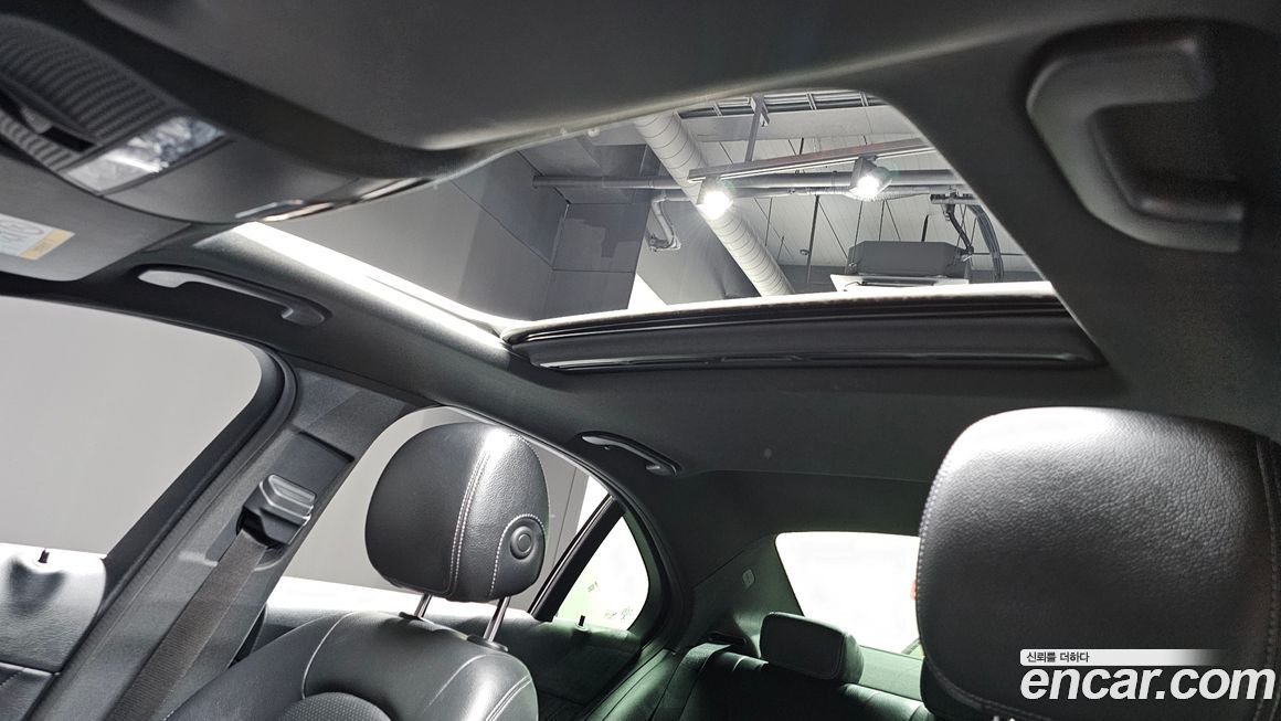 Mercedes-Benz C-Class 2021