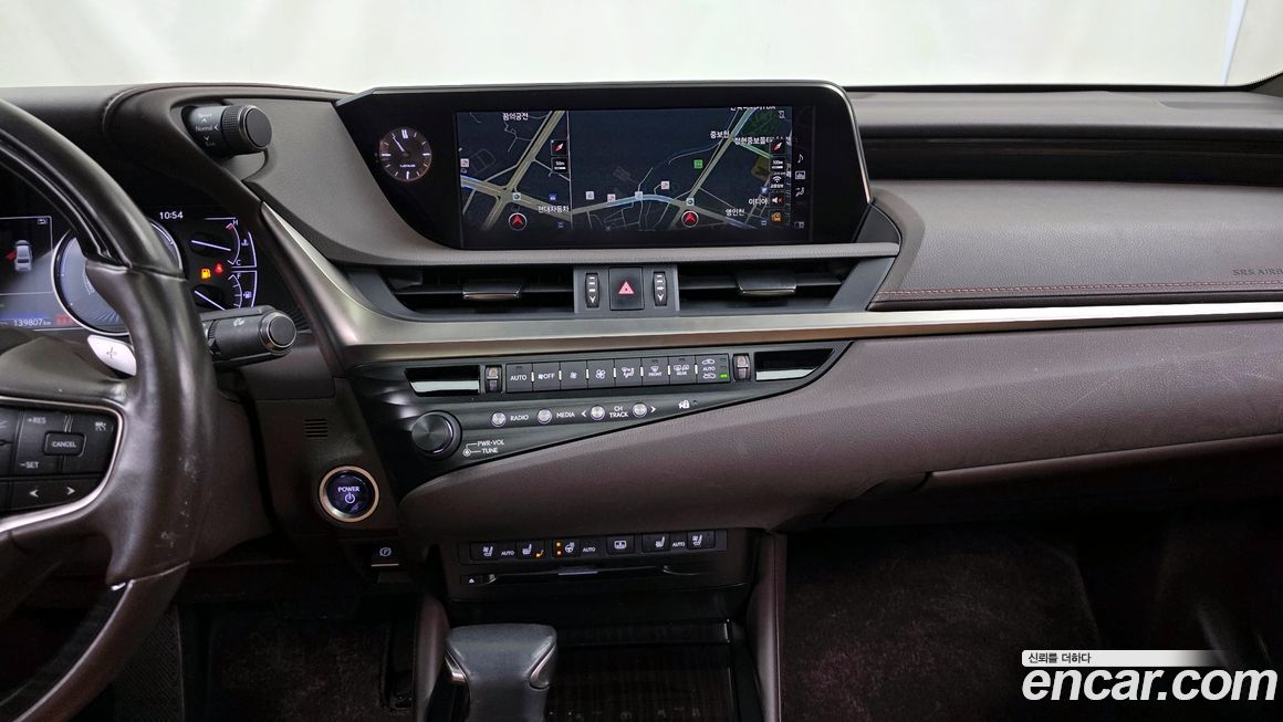 Lexus ES 2019