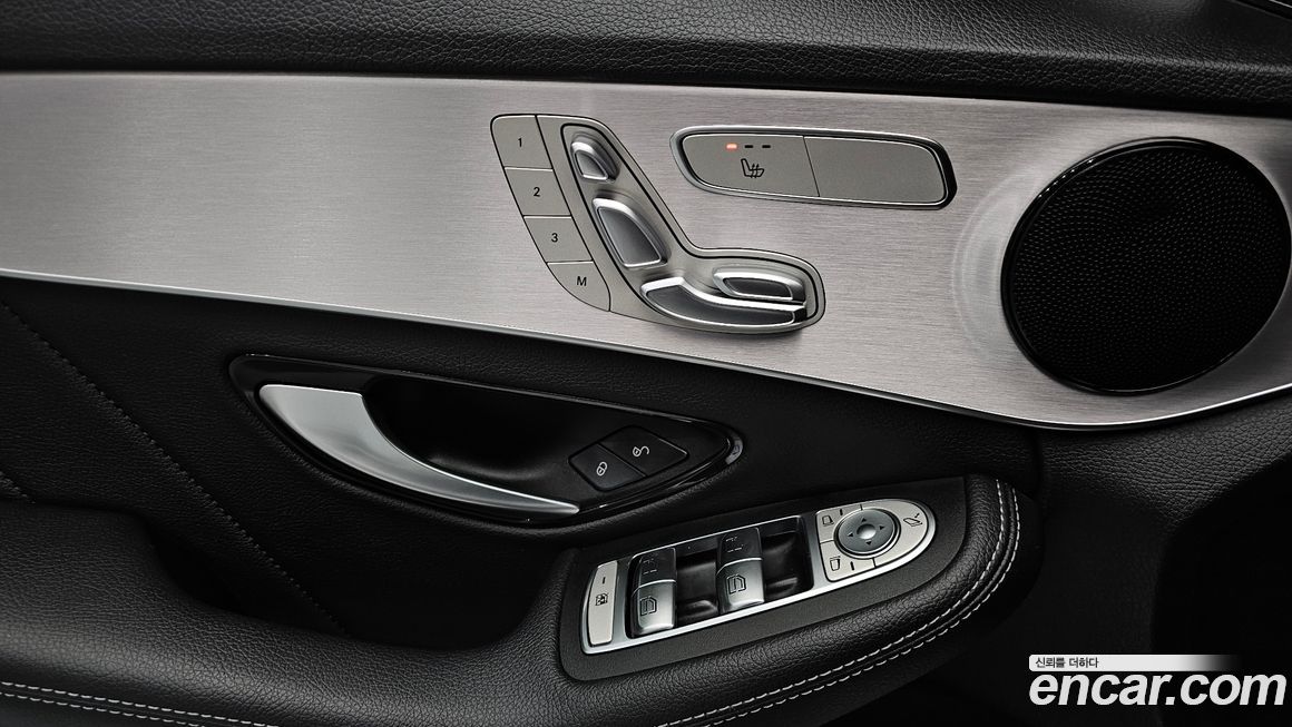 Mercedes-Benz C-Class 2021