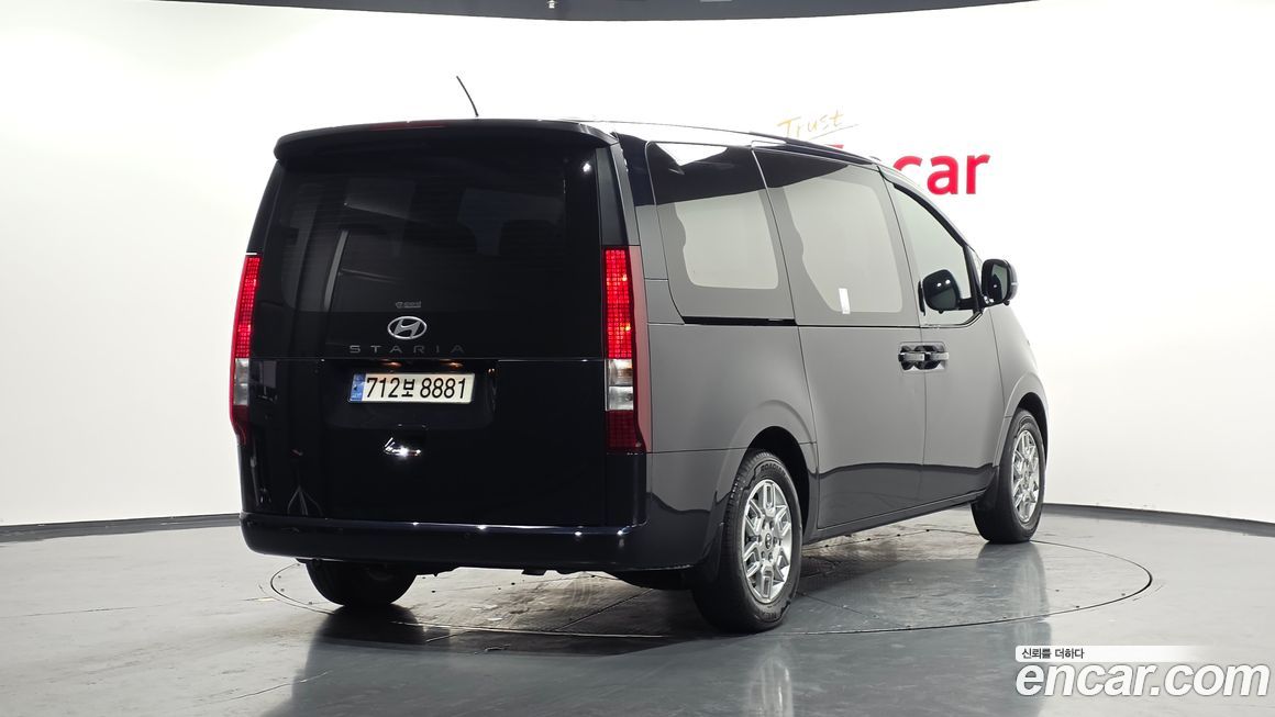 Hyundai Staria 2025