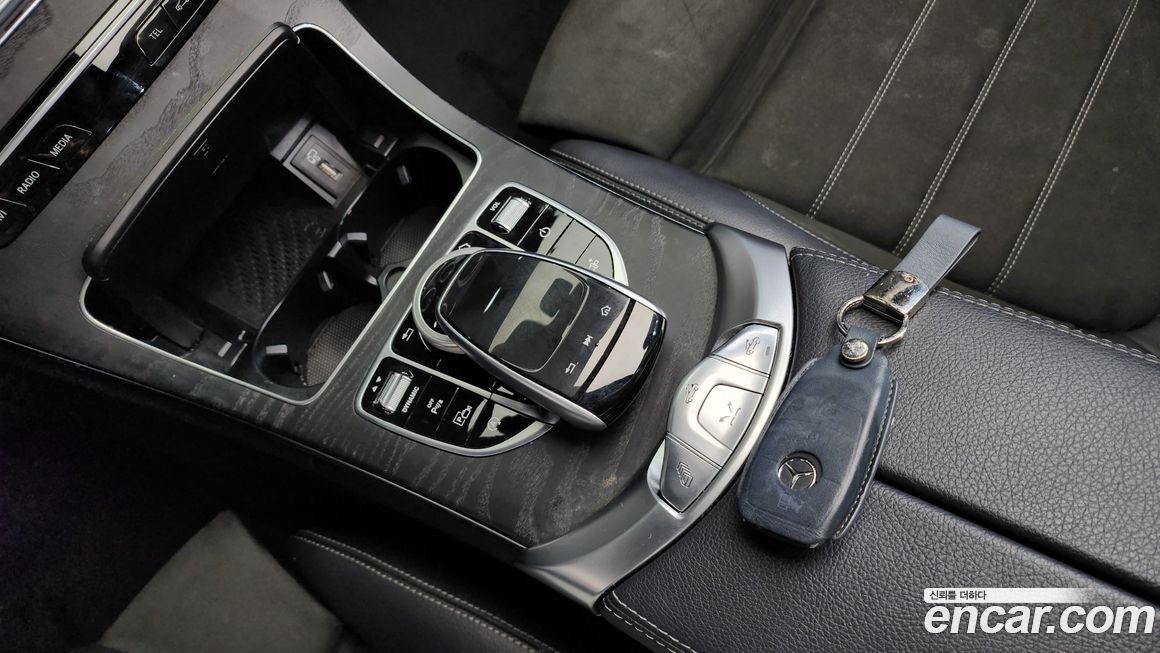 Mercedes-Benz C-Class 2021