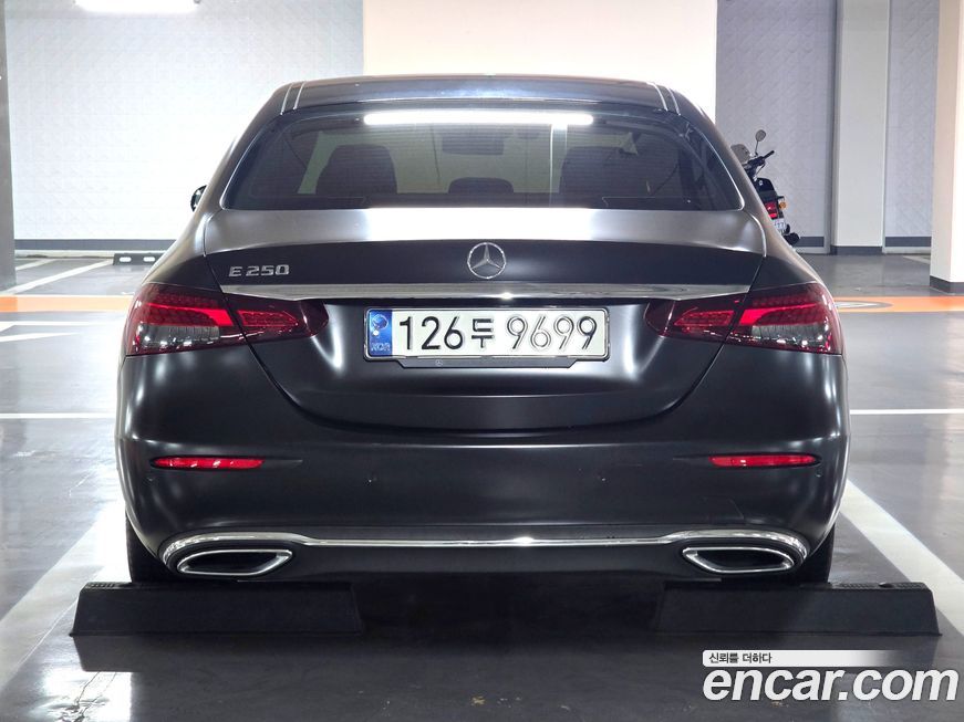 Mercedes-Benz E-Class 2021
