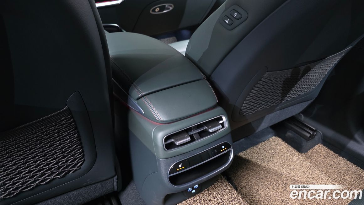 Genesis GV70 2024