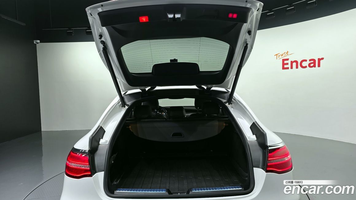 Mercedes-Benz GLC-Class 2019