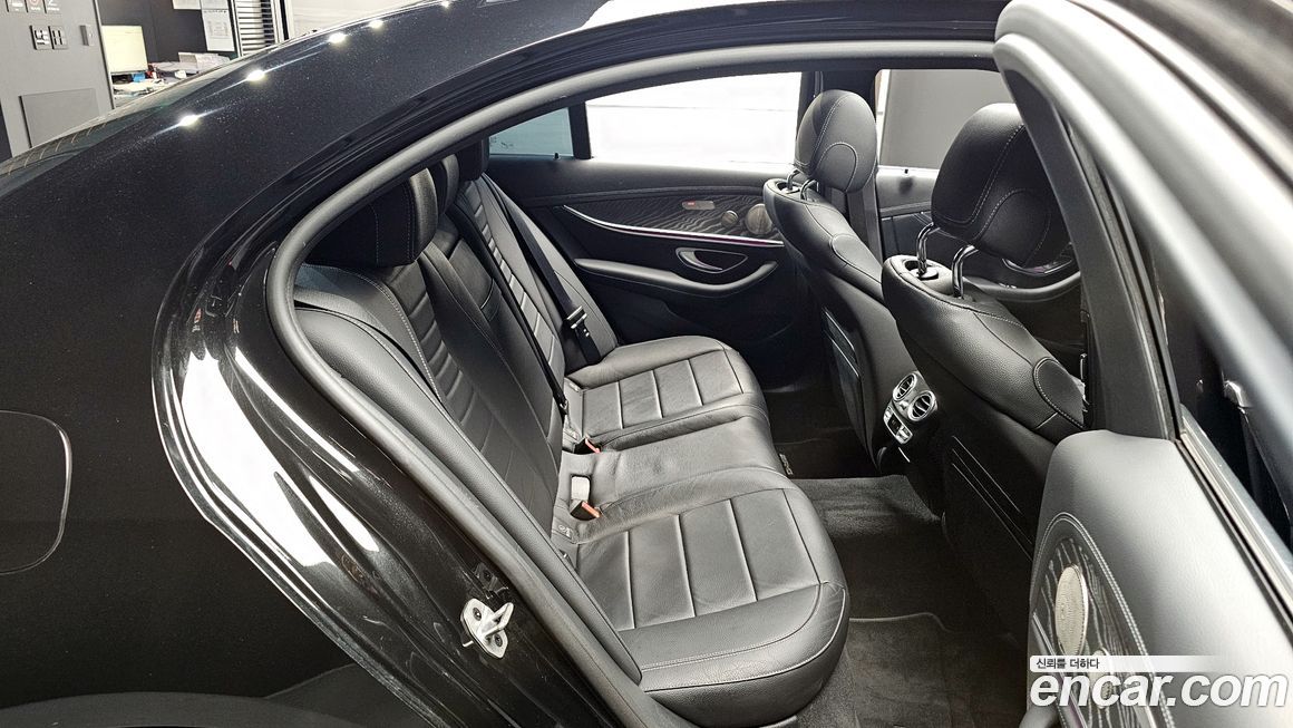 Mercedes-Benz E-Class 2022