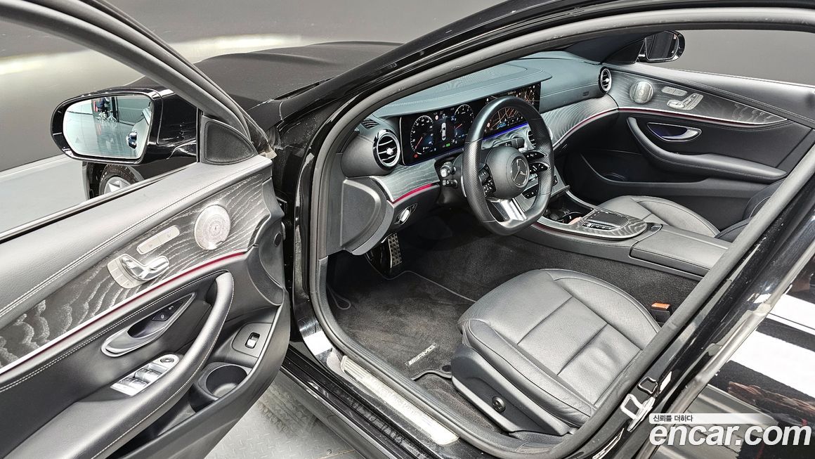 Mercedes-Benz E-Class 2022