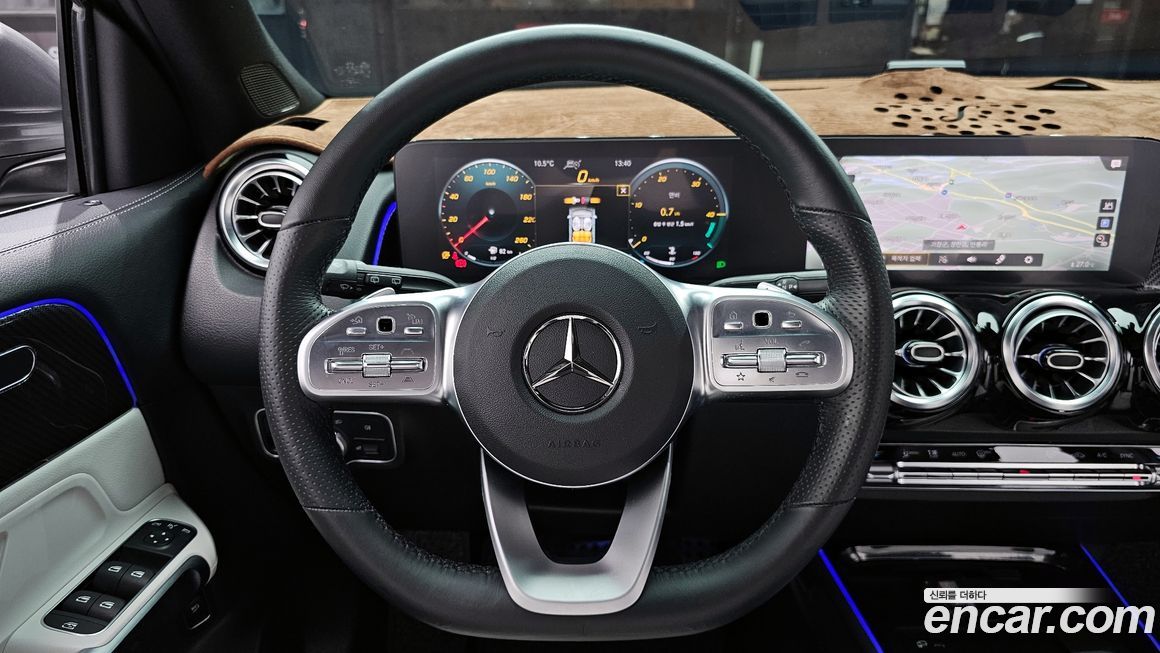 Mercedes-Benz GLB-Class 2021