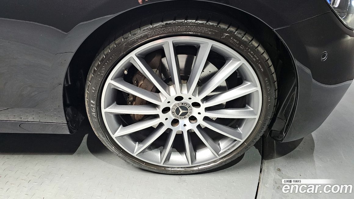 Mercedes-Benz E-Class 2022