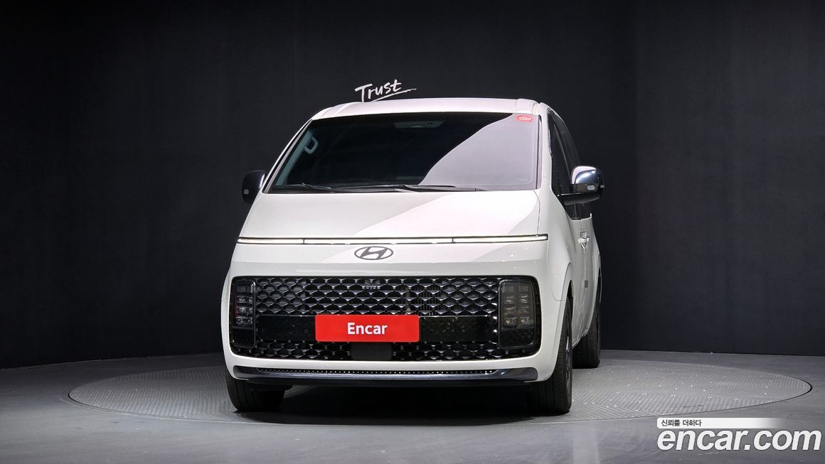 Hyundai Staria 2025