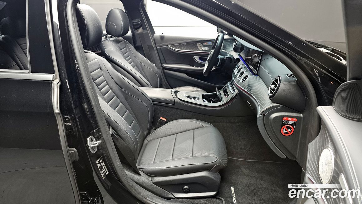 Mercedes-Benz E-Class 2022