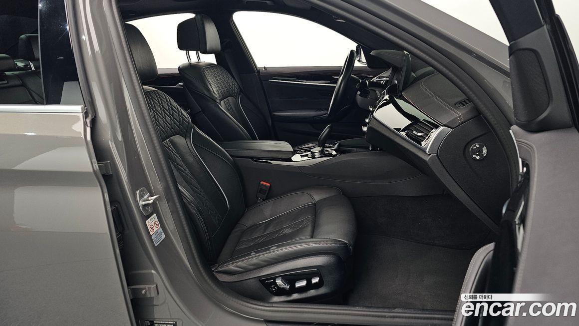 BMW 5-Series 2021