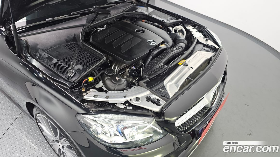 Mercedes-Benz C-Class 2023