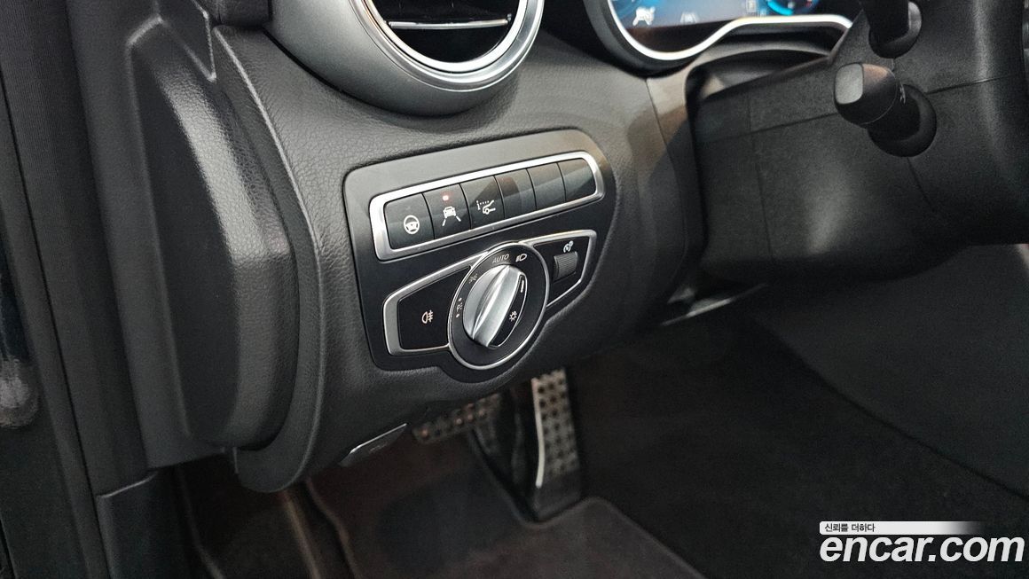 Mercedes-Benz C-Class 2023