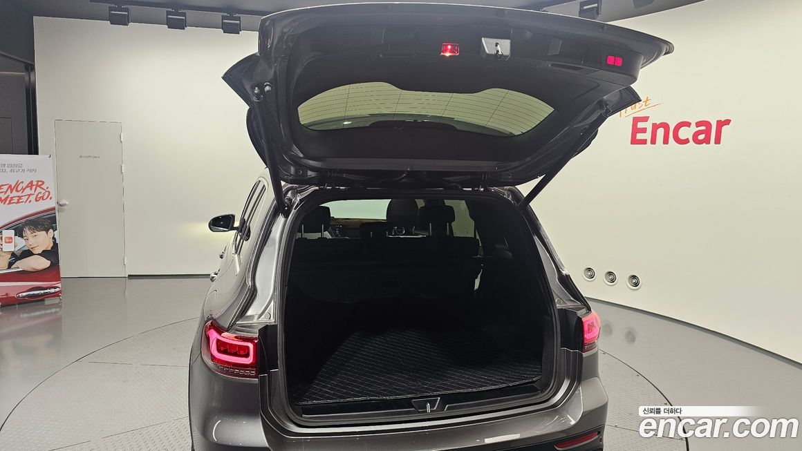 Mercedes-Benz GLB-Class 2021