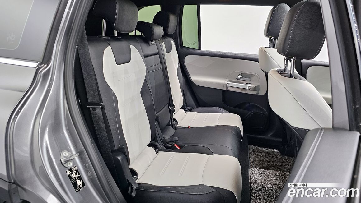 Mercedes-Benz GLB-Class 2021