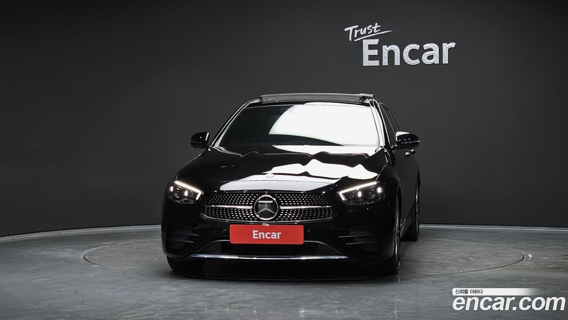 Mercedes-Benz E-Class 2022